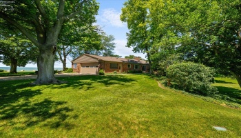 4520 Cliff Road, Port Clinton, 43452, 3 Bedrooms Bedrooms, ,3 BathroomsBathrooms,Residential,For Sale,Cliff,20252404