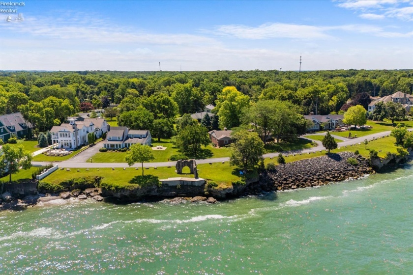 4520 Cliff Road, Port Clinton, 43452, 3 Bedrooms Bedrooms, ,3 BathroomsBathrooms,Residential,For Sale,Cliff,20252404