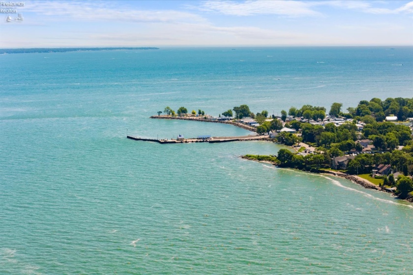 4520 Cliff Road, Port Clinton, 43452, 3 Bedrooms Bedrooms, ,3 BathroomsBathrooms,Residential,For Sale,Cliff,20252404