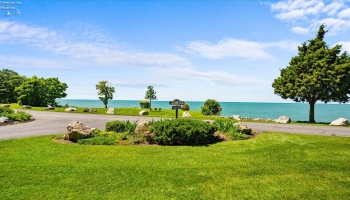 4520 Cliff Road, Port Clinton, 43452, 3 Bedrooms Bedrooms, ,3 BathroomsBathrooms,Residential,For Sale,Cliff,20252404