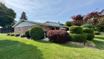 10 Pinewood Drive, Tiffin, 44883, 3 Bedrooms Bedrooms, ,2 BathroomsBathrooms,Residential,For Sale,Pinewood,20252386