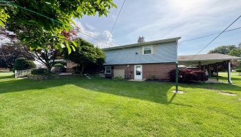 10 Pinewood Drive, Tiffin, 44883, 3 Bedrooms Bedrooms, ,2 BathroomsBathrooms,Residential,For Sale,Pinewood,20252386