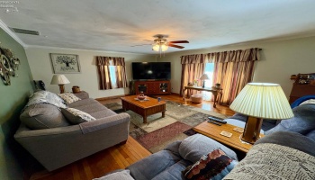 10 Pinewood Drive, Tiffin, 44883, 3 Bedrooms Bedrooms, ,2 BathroomsBathrooms,Residential,For Sale,Pinewood,20252386