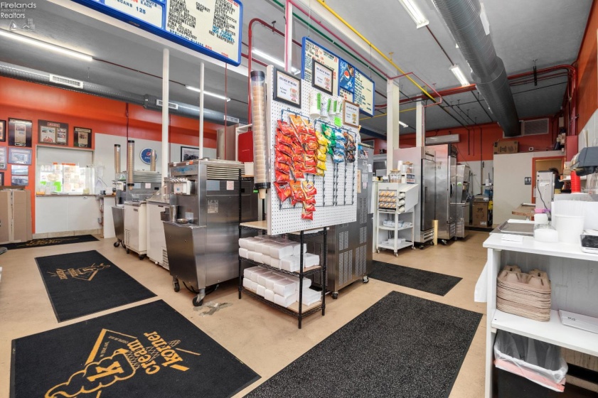 336 Oberlin Avenue, Lorain, 44052, ,Commercial,For Sale,Oberlin,20252985