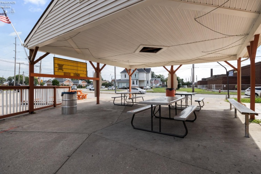336 Oberlin Avenue, Lorain, 44052, ,Commercial,For Sale,Oberlin,20252985