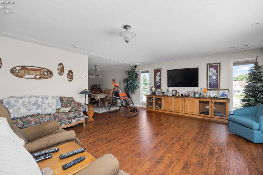 336 Oberlin Avenue, Lorain, 44052, ,Commercial,For Sale,Oberlin,20252985