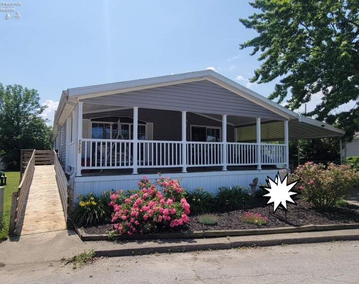1729 Briarcrest Drive, Port Clinton, 43452, 3 Bedrooms Bedrooms, ,2 BathroomsBathrooms,Residential,For Sale,Briarcrest,20252135