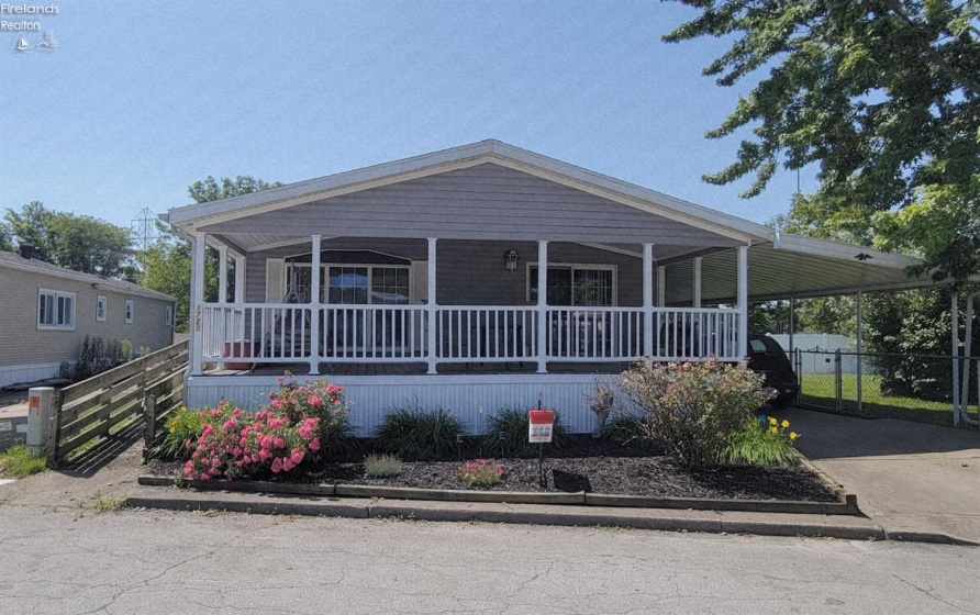 1729 Briarcrest Drive, Port Clinton, 43452, 3 Bedrooms Bedrooms, ,2 BathroomsBathrooms,Residential,For Sale,Briarcrest,20252135