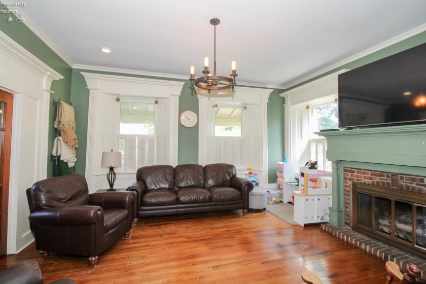 206 Southwest Street, Bellevue, 44811, ,Multiple Units,For Sale,Southwest,20252914
