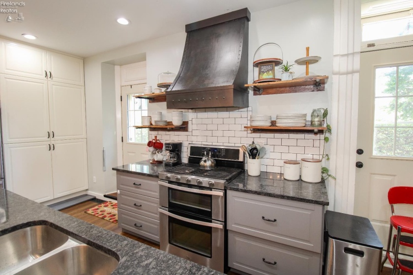 206 Southwest Street, Bellevue, 44811, ,Multiple Units,For Sale,Southwest,20252914