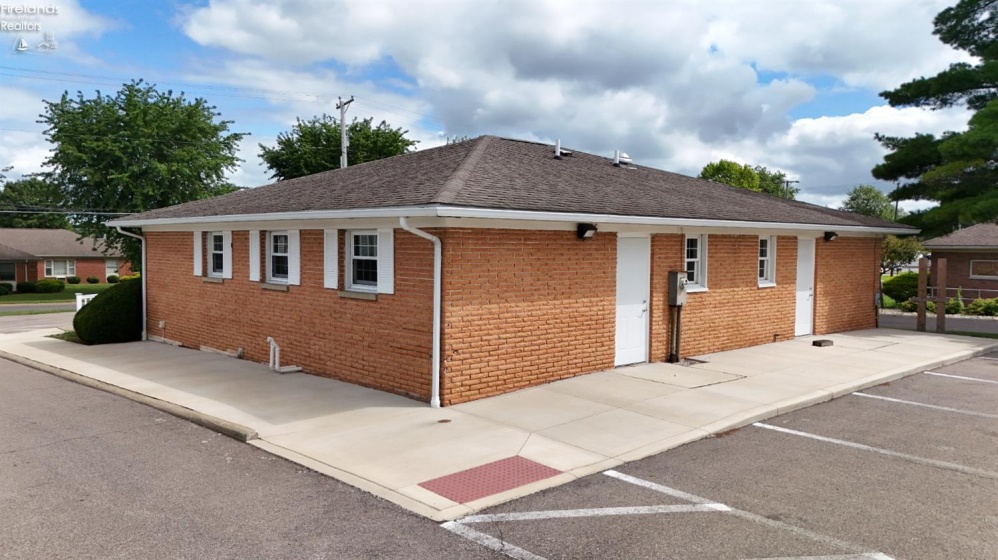 392 Howard Street, Willard, 44890, ,Commercial,For Sale,Howard,20253269