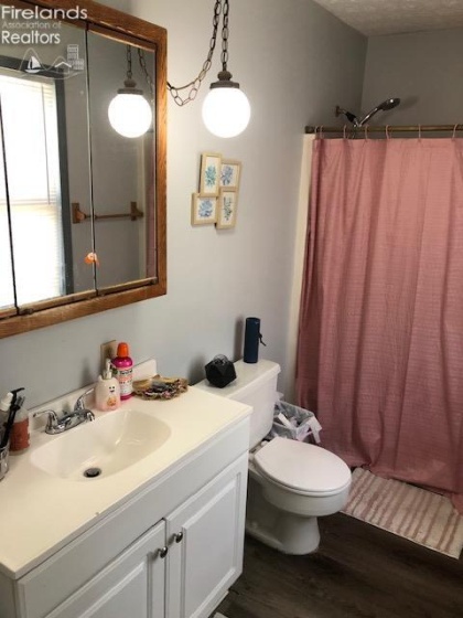 390 E Perry, Tiffin, 44883, ,Multiple Units,For Sale,E Perry,20253276
