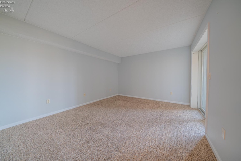 32 Marina Point Drive, Sandusky, 44870, 2 Bedrooms Bedrooms, ,2 BathroomsBathrooms,Residential,For Sale,Marina Point,20252509