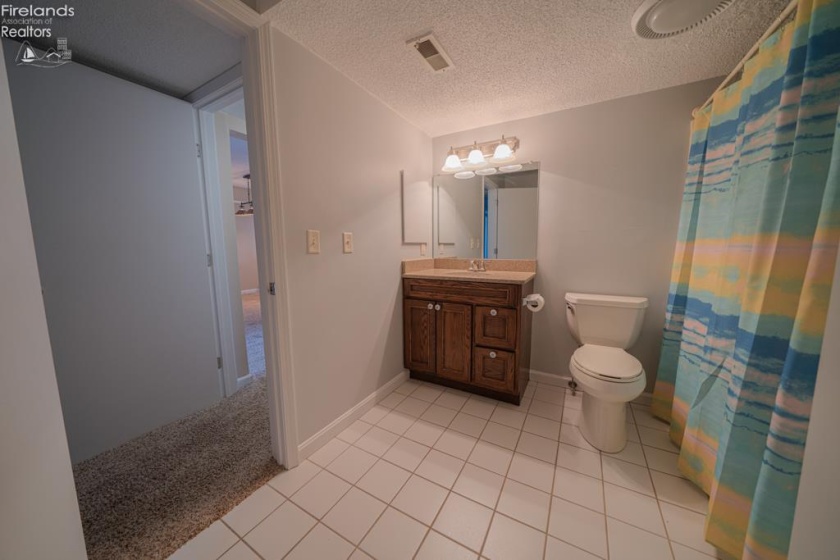 32 Marina Point Drive, Sandusky, 44870, 2 Bedrooms Bedrooms, ,2 BathroomsBathrooms,Residential,For Sale,Marina Point,20252509