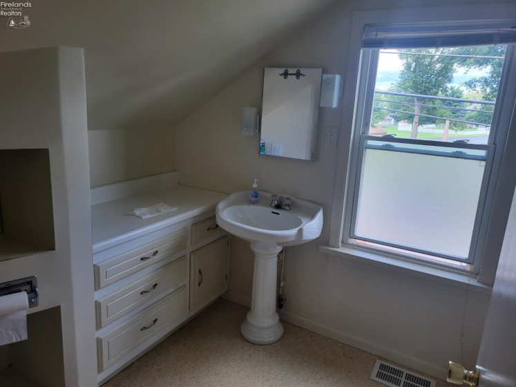 504 Kilbourne Street, Bellevue, 44811, ,Multiple Units,For Sale,Kilbourne,20253336