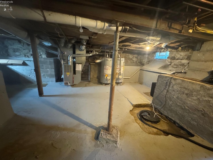 6 West Street, Norwalk, 44857, ,Multiple Units,For Sale,West,20253450