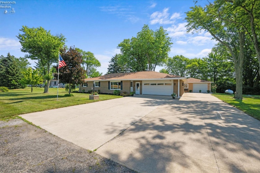 699 Toussaint South Road, Oak Harbor, 43449, 3 Bedrooms Bedrooms, ,2 BathroomsBathrooms,Residential,For Sale,Toussaint South,20252405