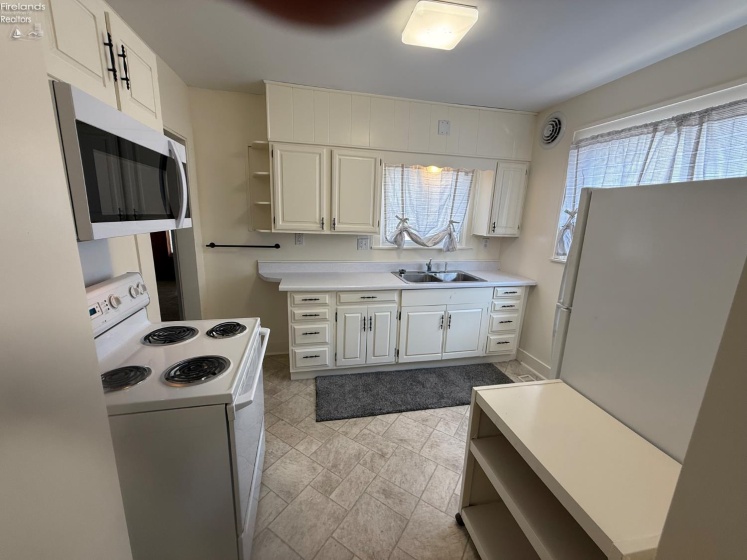 318 Camp Street, Sandusky, 44870, 3 Bedrooms Bedrooms, ,2 BathroomsBathrooms,Residential For Lease,For Lease,Camp,20253685