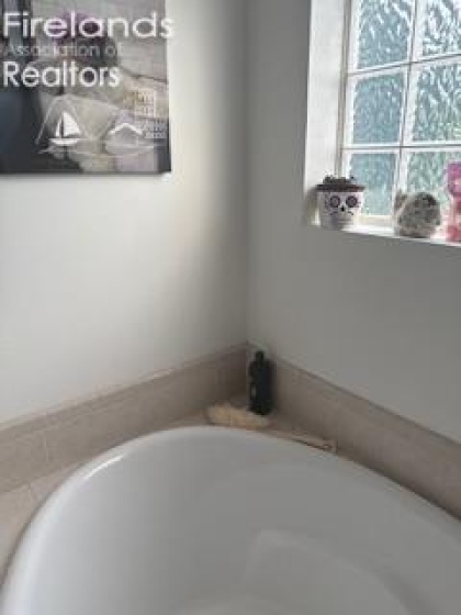 305 Tenth Street, Sycamore, 44882, 5 Bedrooms Bedrooms, ,5 BathroomsBathrooms,Residential For Lease,For Lease,Tenth,20253703
