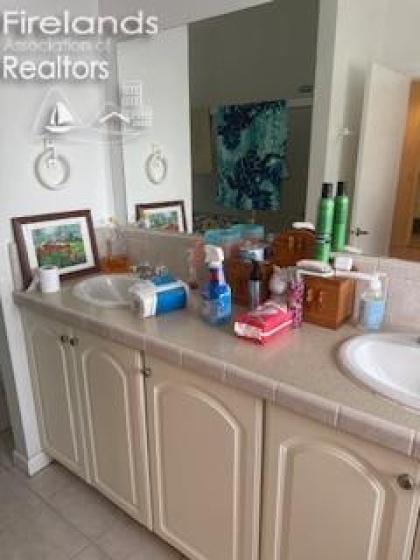 305 Tenth Street, Sycamore, 44882, 5 Bedrooms Bedrooms, ,5 BathroomsBathrooms,Residential For Lease,For Lease,Tenth,20253703