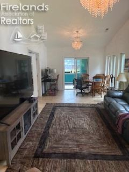 305 Tenth Street, Sycamore, 44882, 5 Bedrooms Bedrooms, ,5 BathroomsBathrooms,Residential For Lease,For Lease,Tenth,20253703