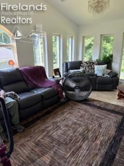 305 Tenth Street, Sycamore, 44882, 5 Bedrooms Bedrooms, ,5 BathroomsBathrooms,Residential For Lease,For Lease,Tenth,20253703