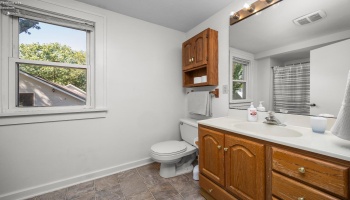 2nd floor bathroom