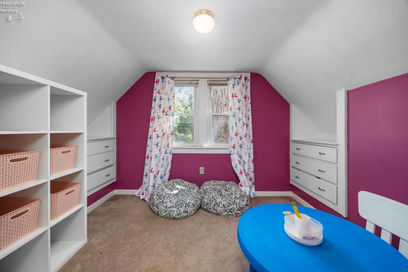 2nd floor bedroom