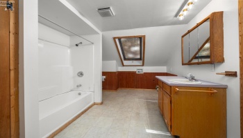 Full bathroom with bedroom access