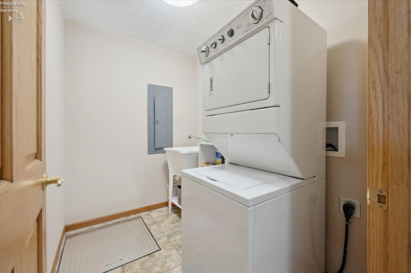 1722 Airline, Put-In-Bay, 43456, 5 Bedrooms Bedrooms, ,3 BathroomsBathrooms,Residential,For Sale,Airline,20252786