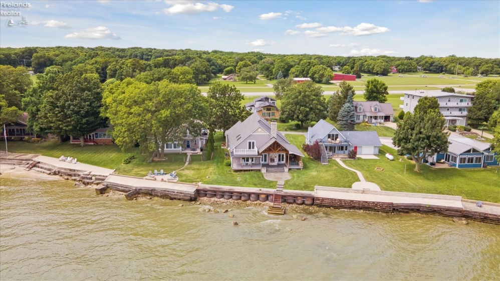 1722 Airline, Put-In-Bay, 43456, 5 Bedrooms Bedrooms, ,3 BathroomsBathrooms,Residential,For Sale,Airline,20252786
