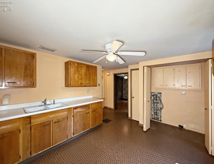 284 Sycamore Street, Tiffin, 44883, ,Multiple Units,For Sale,Sycamore,20254135