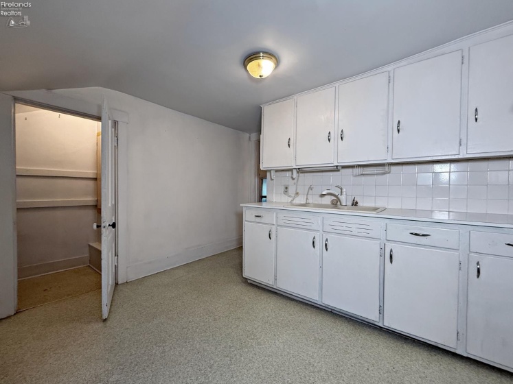 284 Sycamore Street, Tiffin, 44883, ,Multiple Units,For Sale,Sycamore,20254135