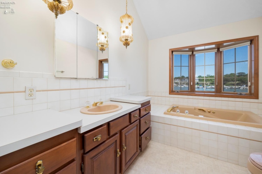 4591 Memorial Shoreway Drive, Marblehead, 43440, 4 Bedrooms Bedrooms, ,3 BathroomsBathrooms,Residential For Lease,For Lease,Memorial Shoreway,20254196