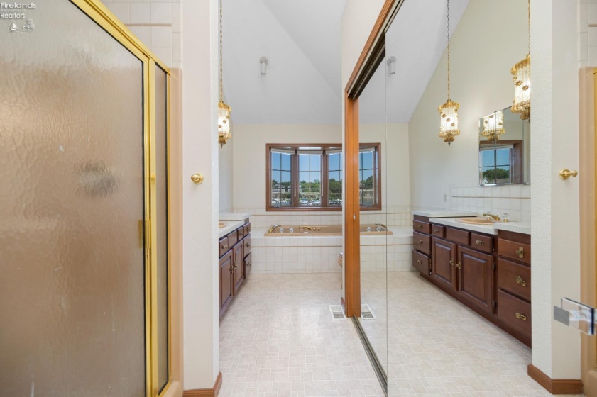 4591 Memorial Shoreway Drive, Marblehead, 43440, 4 Bedrooms Bedrooms, ,3 BathroomsBathrooms,Residential For Lease,For Lease,Memorial Shoreway,20254196