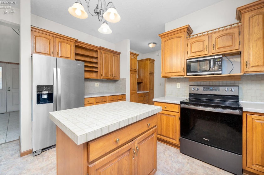 4591 Memorial Shoreway Drive, Marblehead, 43440, 4 Bedrooms Bedrooms, ,3 BathroomsBathrooms,Residential For Lease,For Lease,Memorial Shoreway,20254196