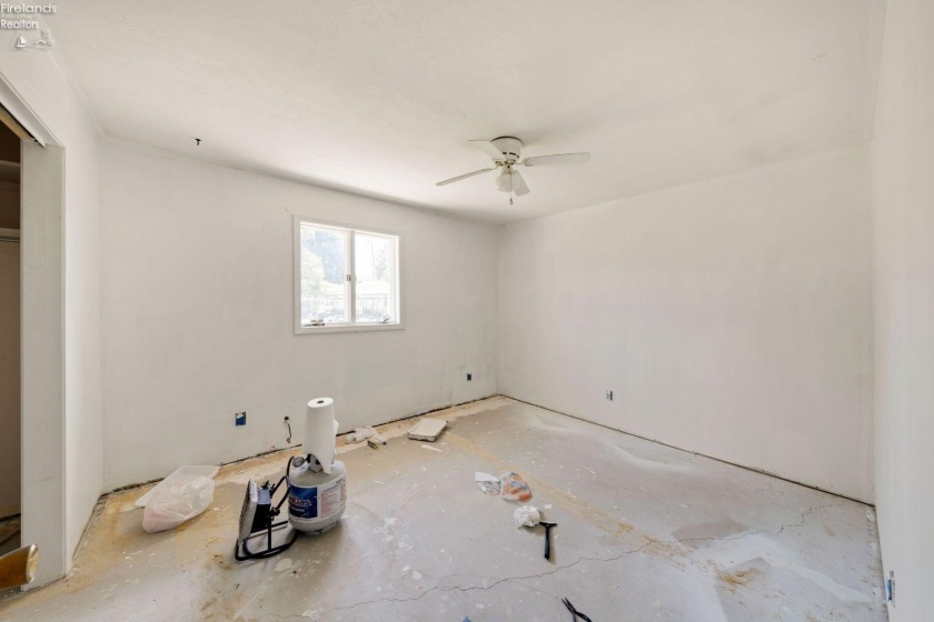 389 Loraine Avenue, Put-In-Bay, 43449, ,Commercial,For Sale,Loraine,20254246