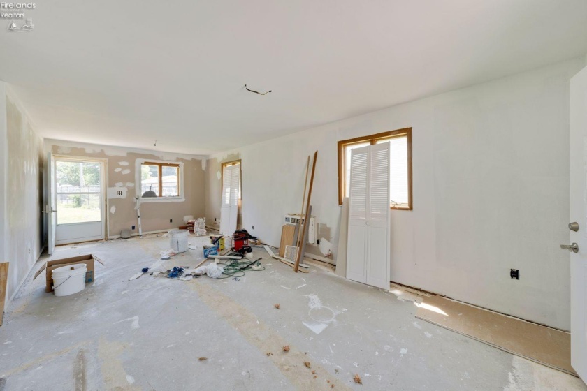 389 Loraine Avenue, Put-In-Bay, 43449, ,Commercial,For Sale,Loraine,20254246