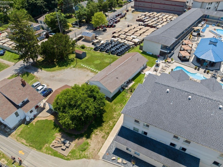 389 Loraine Avenue, Put-In-Bay, 43449, ,Commercial,For Sale,Loraine,20254246