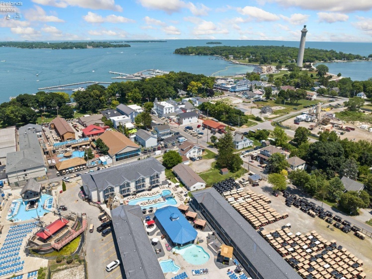 389 Loraine Avenue, Put-In-Bay, 43449, ,Commercial,For Sale,Loraine,20254246