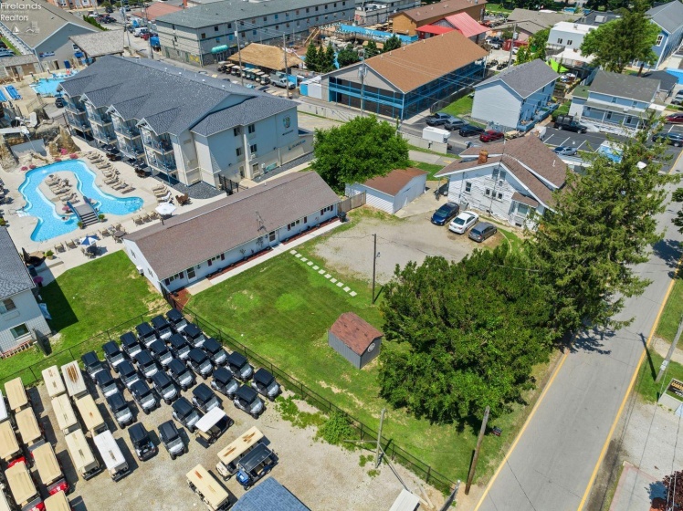 389 Loraine Avenue, Put-In-Bay, 43449, ,Commercial,For Sale,Loraine,20254246