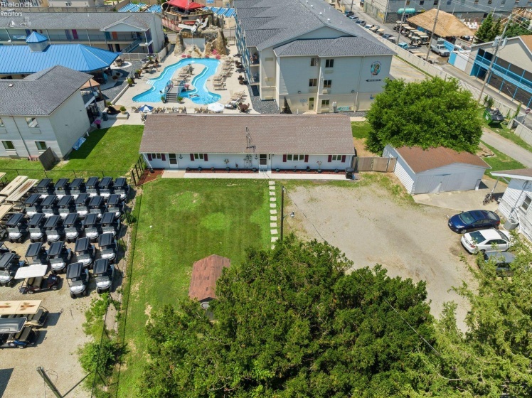 389 Loraine Avenue, Put-In-Bay, 43449, ,Commercial,For Sale,Loraine,20254246