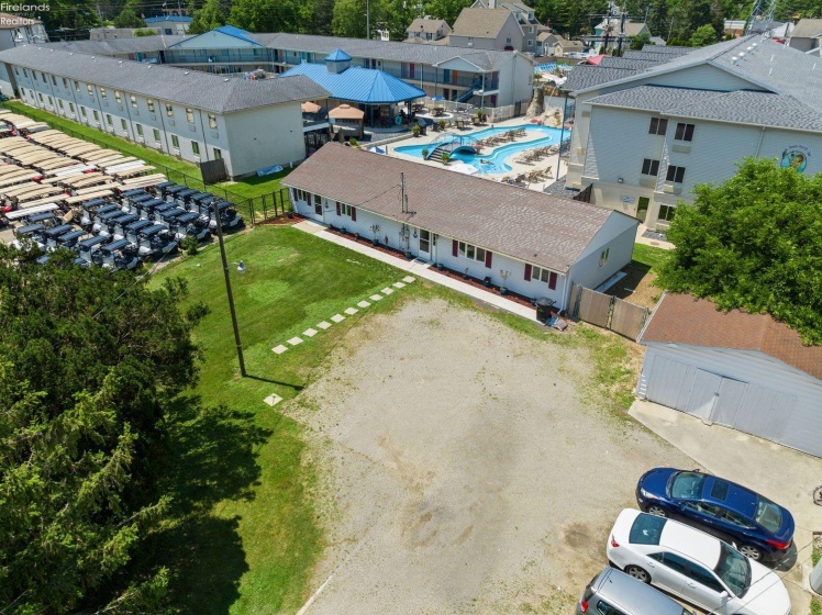 389 Loraine Avenue, Put-In-Bay, 43449, ,Commercial,For Sale,Loraine,20254246