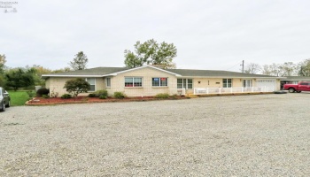 Private residence and motel/car sales office. Private residence and motel/car sales office.
