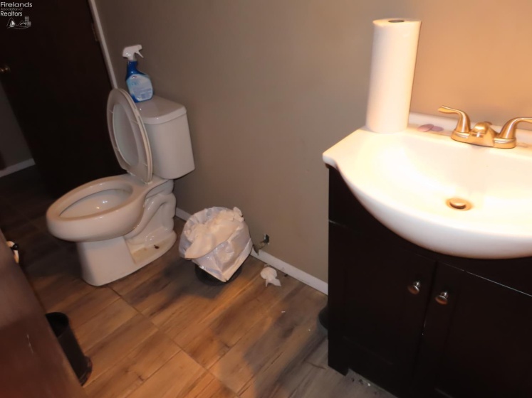 221 1st Avenue, Tiffin, 44883, ,Commercial,For Sale,1st,20254297 221 1st Avenue, Tiffin, 44883, ,Commercial,For Sale,1st,20254297