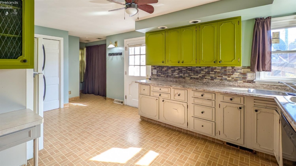 912 Central Avenue, Sandusky, 44870, ,Multiple Units,For Sale,Central,20254345 912 Central Avenue, Sandusky, 44870, ,Multiple Units,For Sale,Central,20254345