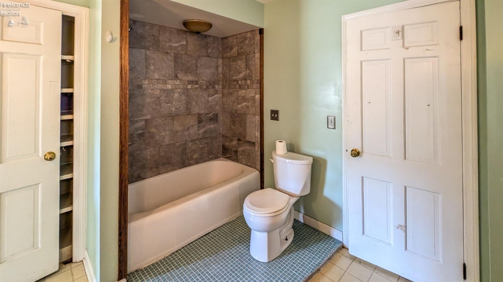 912 Central Avenue, Sandusky, 44870, ,Multiple Units,For Sale,Central,20254345 912 Central Avenue, Sandusky, 44870, ,Multiple Units,For Sale,Central,20254345