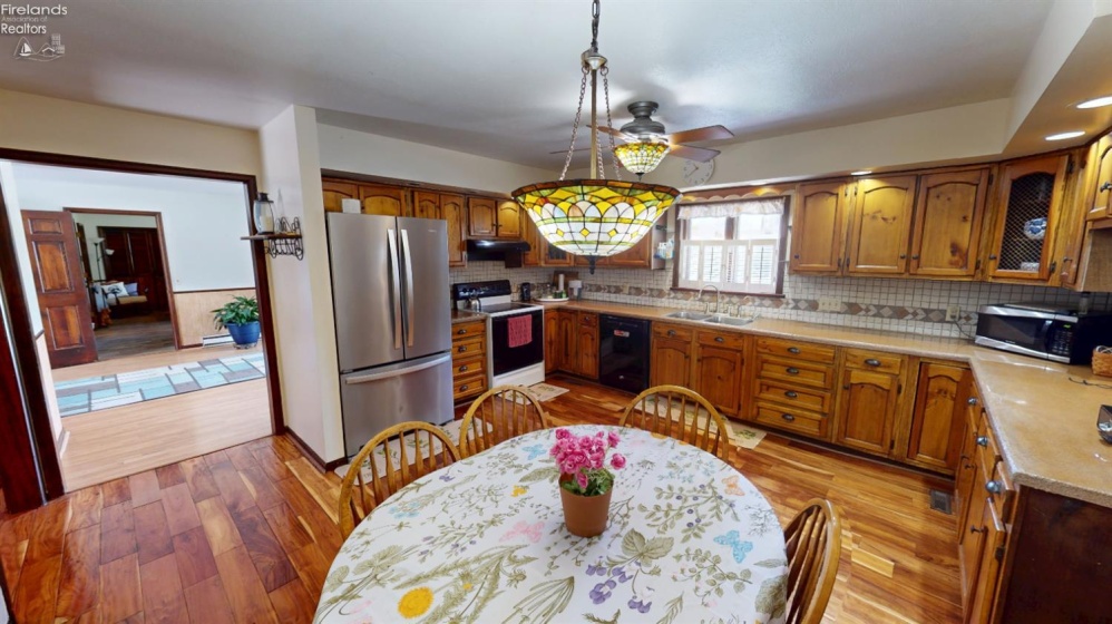 17 Adams Drive, Fremont, 43420, 3 Bedrooms Bedrooms, ,3 BathroomsBathrooms,Residential,For Sale,Adams,20252522