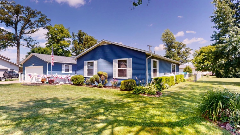 17 Adams Drive, Fremont, 43420, 3 Bedrooms Bedrooms, ,3 BathroomsBathrooms,Residential,For Sale,Adams,20252522