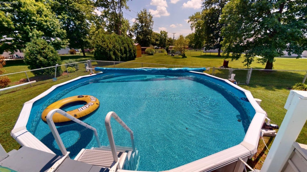 17 Adams Drive, Fremont, 43420, 3 Bedrooms Bedrooms, ,3 BathroomsBathrooms,Residential,For Sale,Adams,20252522